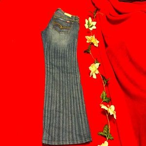 A 20 year vintage jeans. In a perfect condition. From a pet and smoke free home.